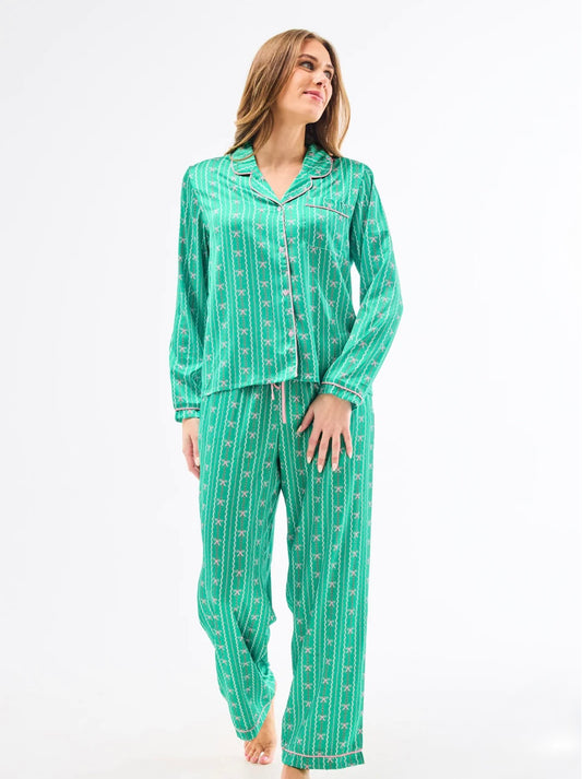 Women's Charlotte Satin Pants Set In a
Bow Green