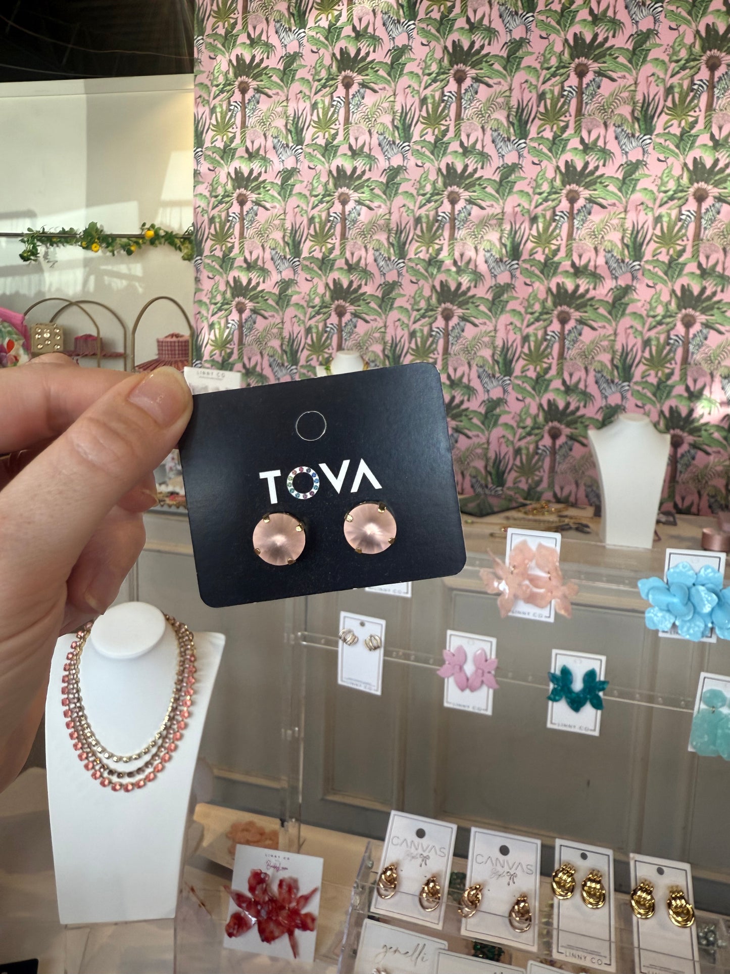 TOVA- Basic Studs Peach Matte