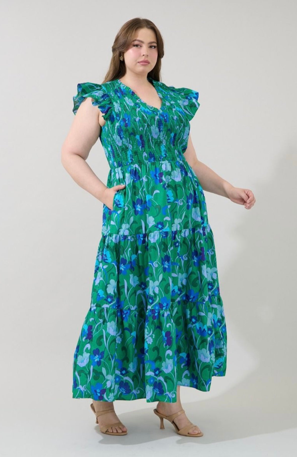 Sunfire Tiered Midi Dress Lomeli
Floral Curve