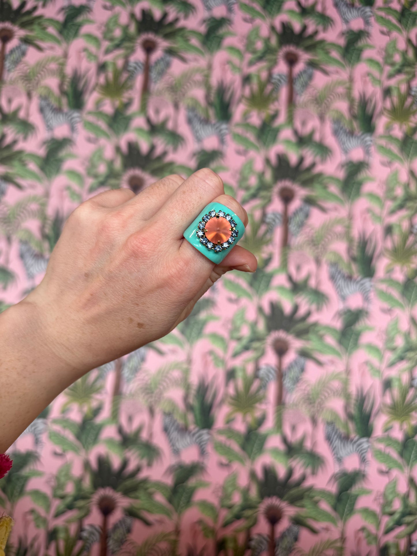 TOVA-JACCI RING IN ENAMEL MINT