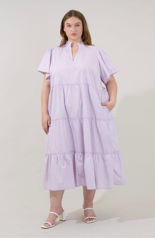 Noelle Split Neck Poplin Tiered
Midi Dress Curve