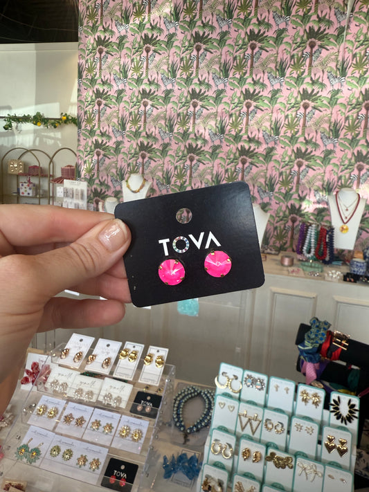 TOVA- Basic Studs Ultra Fuschia